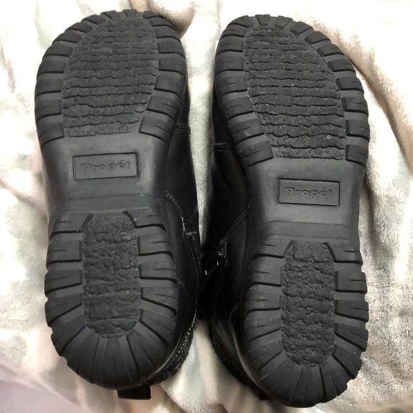 Propet Leather Delaney Lace Up Ankle Boot with Inside Zip - Picture 5 of 6